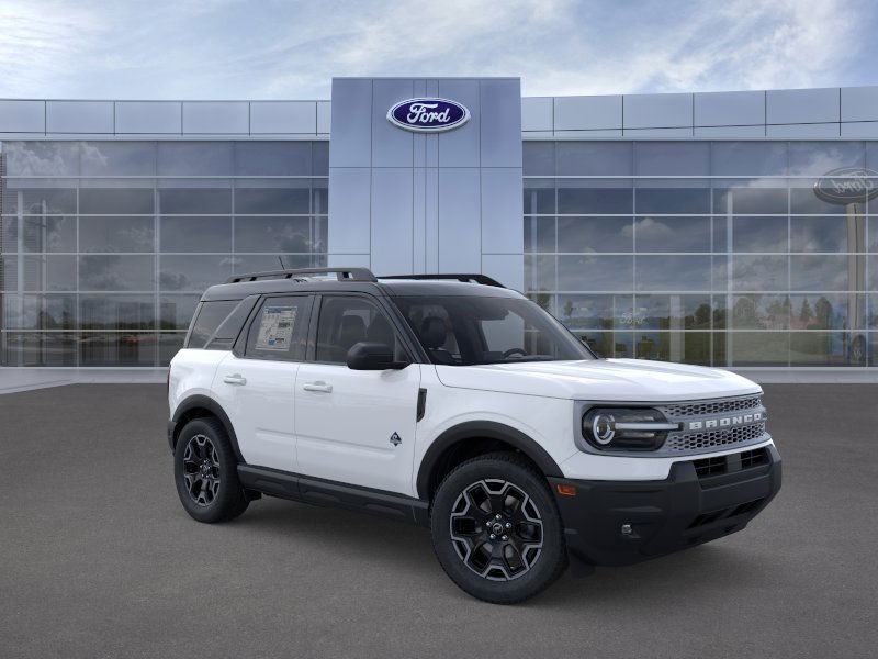 Ford Bronco Sport Vehicle Full-screen Gallery Image 09