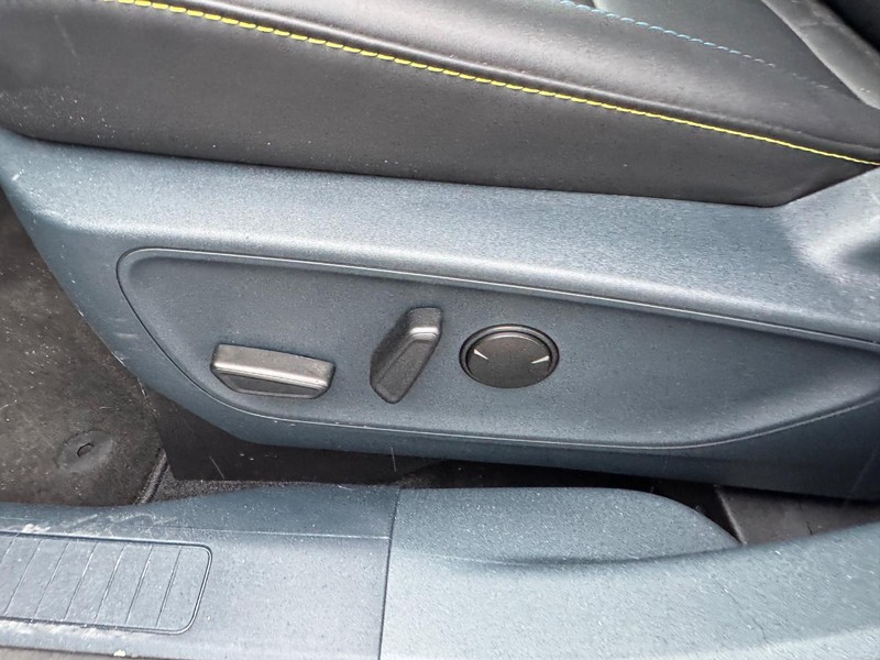 Ford Maverick Vehicle Full-screen Gallery Image 17