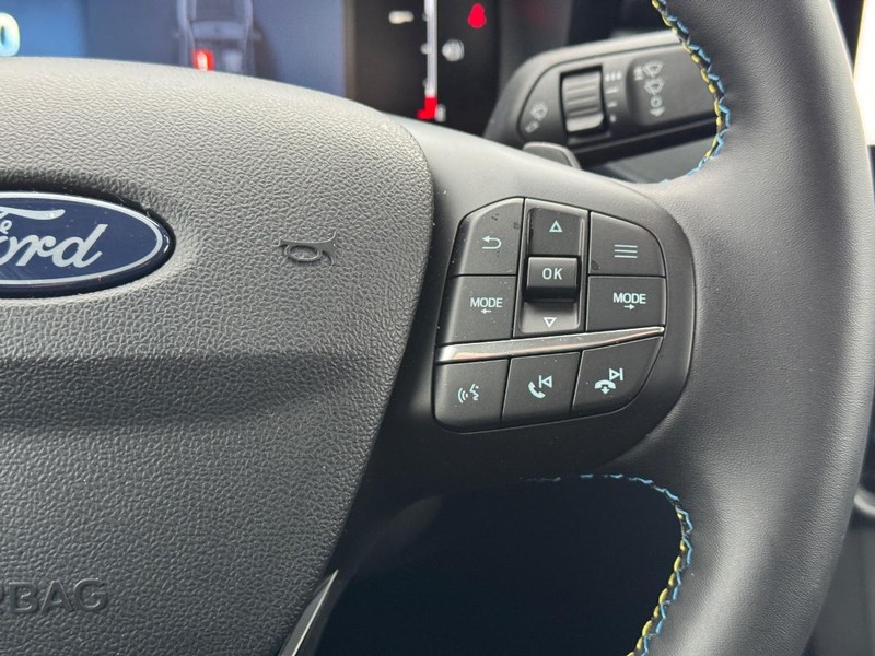 Ford Maverick Vehicle Full-screen Gallery Image 21