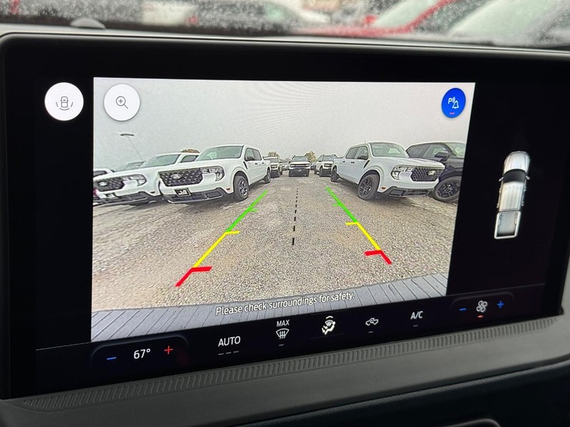 Ford Maverick Vehicle Full-screen Gallery Image 22