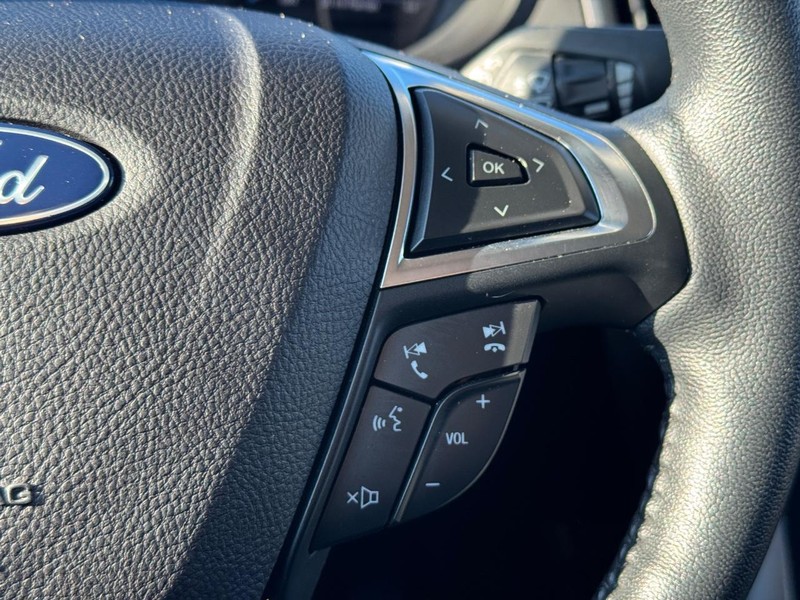 Ford Edge Vehicle Full-screen Gallery Image 20