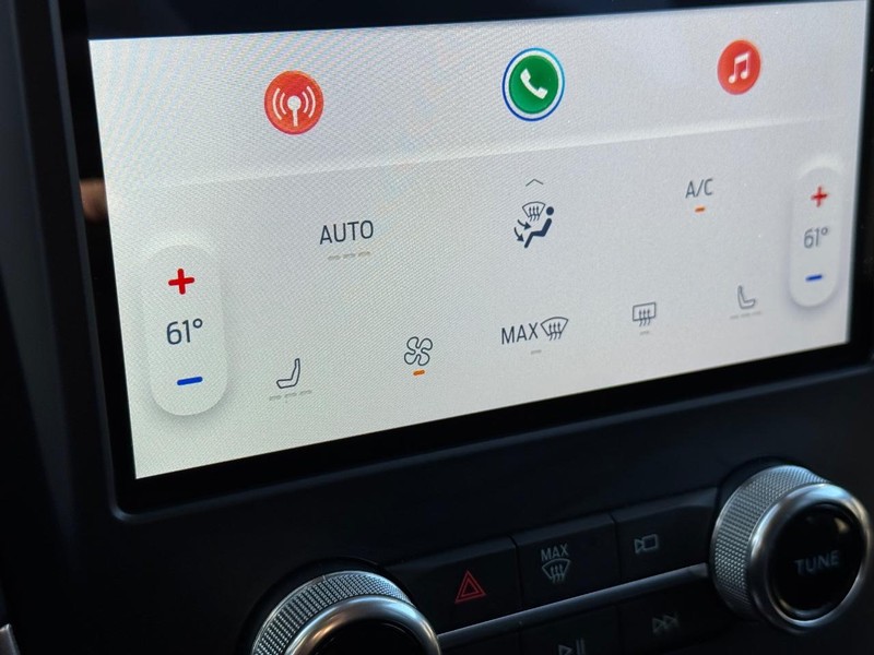 Ford Edge Vehicle Full-screen Gallery Image 21