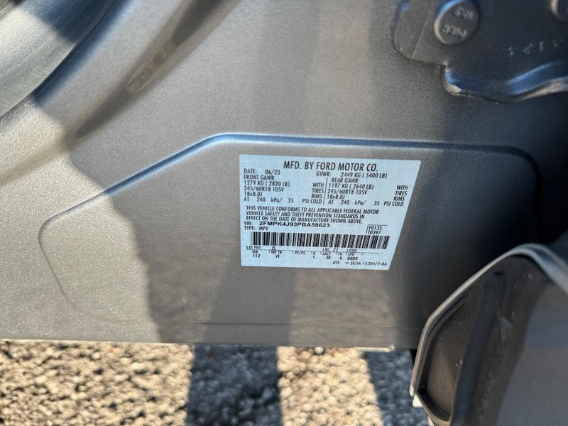 Ford Edge Vehicle Full-screen Gallery Image 24