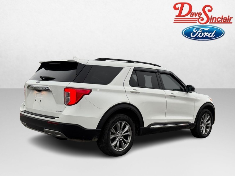 Ford Explorer Vehicle Full-screen Gallery Image 07