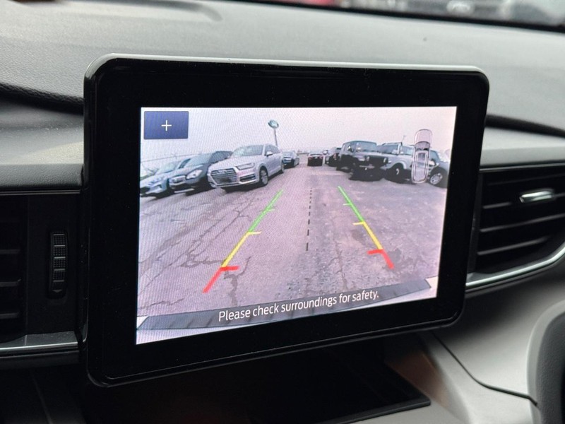 Ford Explorer Vehicle Full-screen Gallery Image 23