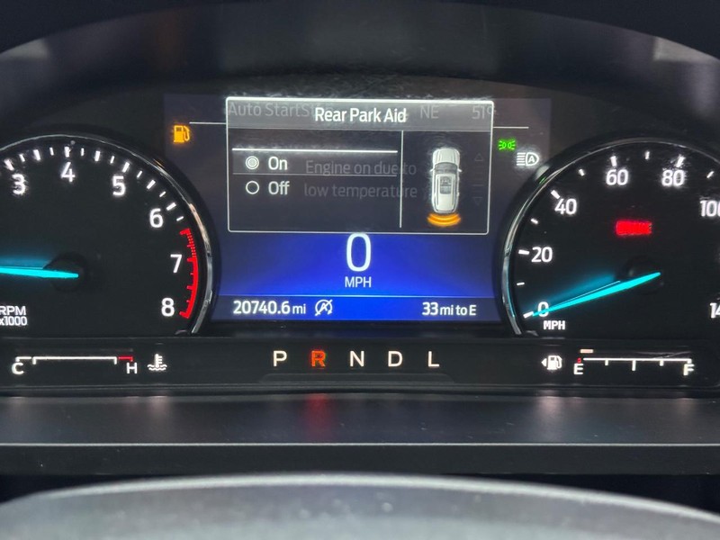 Ford Explorer Vehicle Full-screen Gallery Image 24