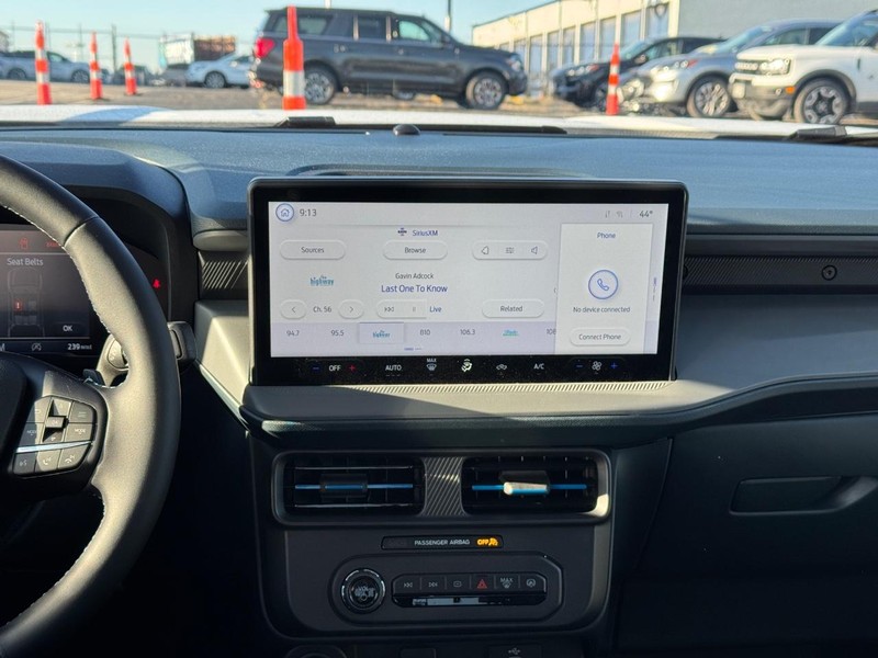 Ford Maverick Vehicle Full-screen Gallery Image 15