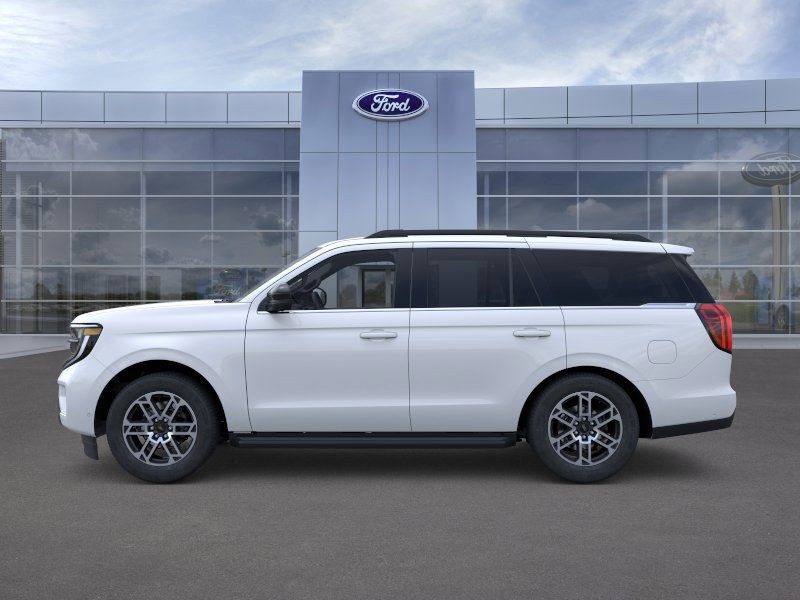 Ford Expedition Vehicle Full-screen Gallery Image 04