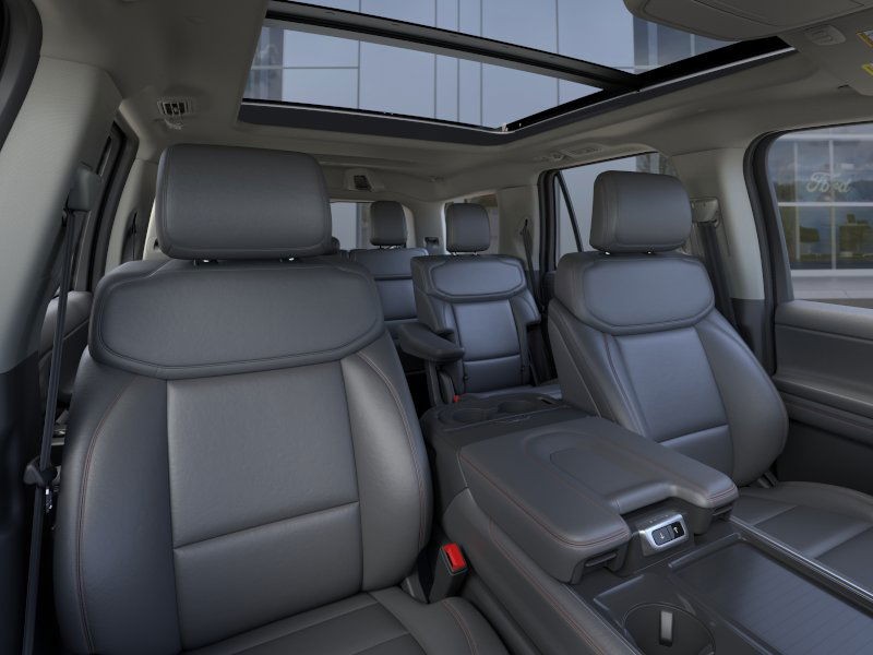 Ford Expedition Vehicle Full-screen Gallery Image 12