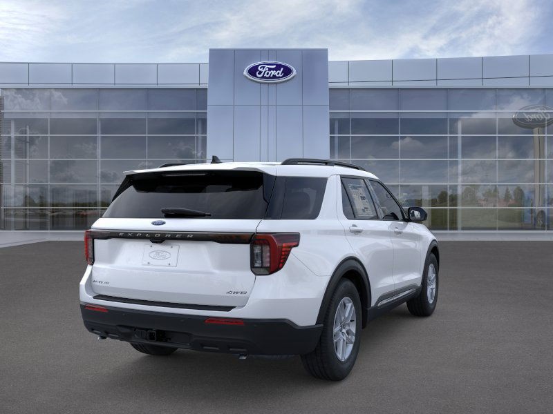 Ford Explorer Vehicle Full-screen Gallery Image 10