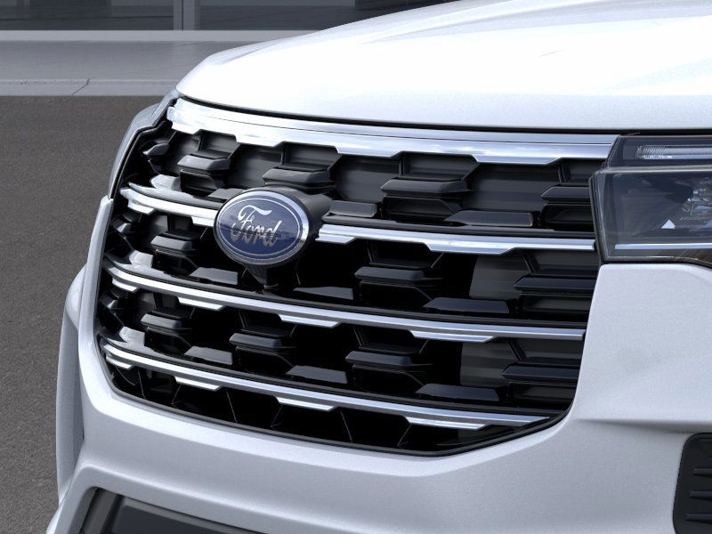 Ford Explorer Vehicle Full-screen Gallery Image 19