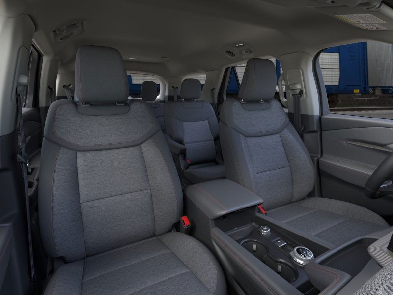 Ford Explorer Vehicle Full-screen Gallery Image 12