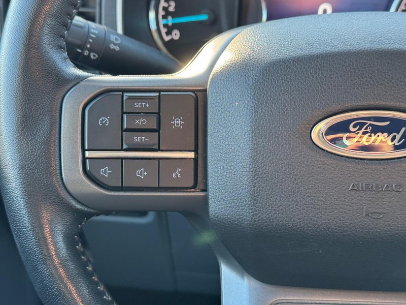 Ford F-150 Vehicle Full-screen Gallery Image 19