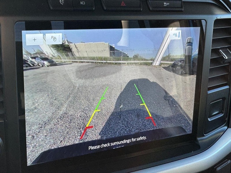 Ford F-150 Vehicle Full-screen Gallery Image 22