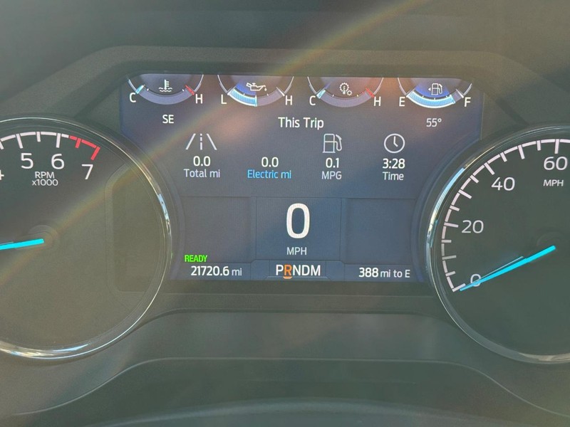 Ford F-150 Vehicle Full-screen Gallery Image 23