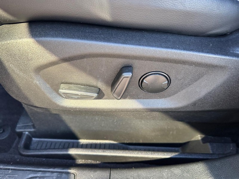 Ford Edge Vehicle Full-screen Gallery Image 16