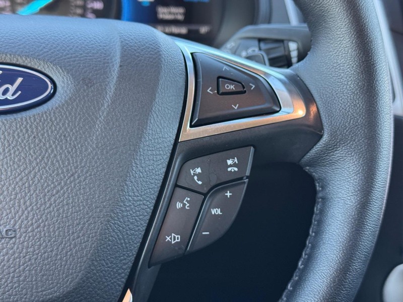 Ford Edge Vehicle Full-screen Gallery Image 20