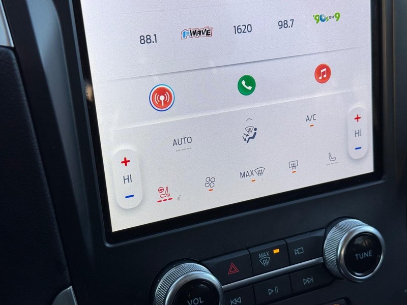 Ford Edge Vehicle Full-screen Gallery Image 21