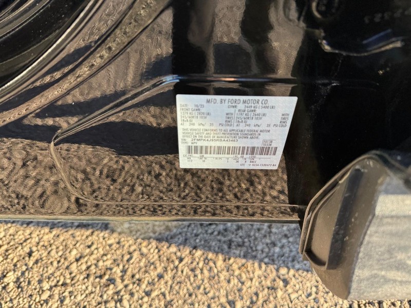 Ford Edge Vehicle Full-screen Gallery Image 24