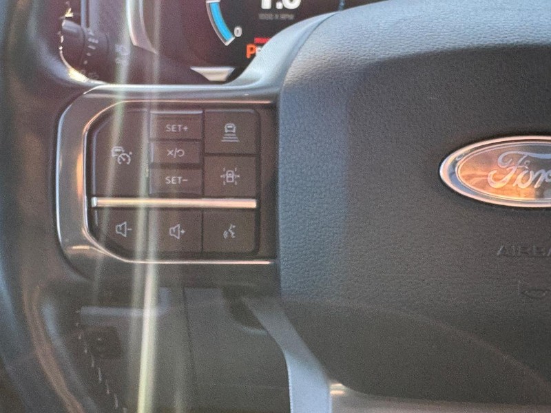 Ford F-150 Vehicle Full-screen Gallery Image 21