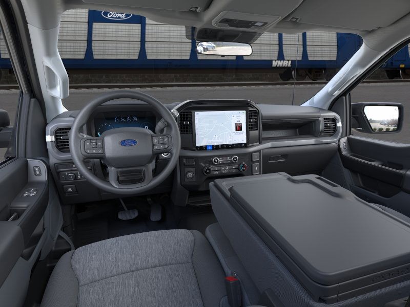 Ford F-150 Vehicle Full-screen Gallery Image 11