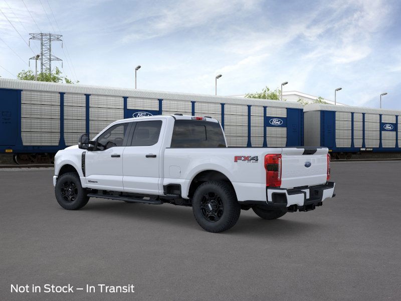 Ford Super Duty F-250 SRW Vehicle Full-screen Gallery Image 05