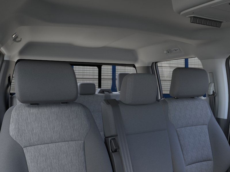 Ford Super Duty F-250 SRW Vehicle Full-screen Gallery Image 24