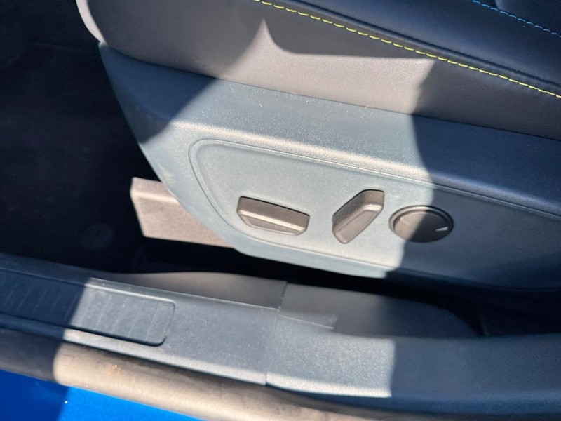 Ford Maverick Vehicle Full-screen Gallery Image 17