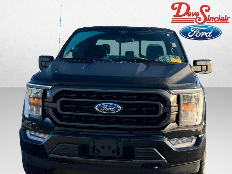 Ford F-150 Vehicle Full-screen Gallery Image 02