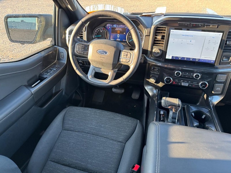 Ford F-150 Vehicle Full-screen Gallery Image 13