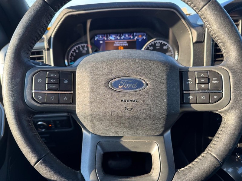 Ford F-150 Vehicle Full-screen Gallery Image 18