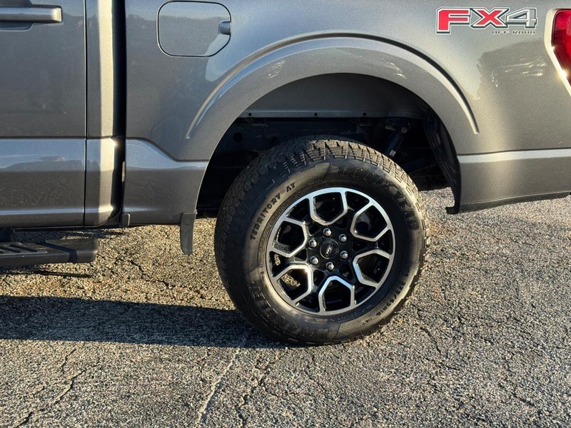 Ford F-150 Vehicle Full-screen Gallery Image 10