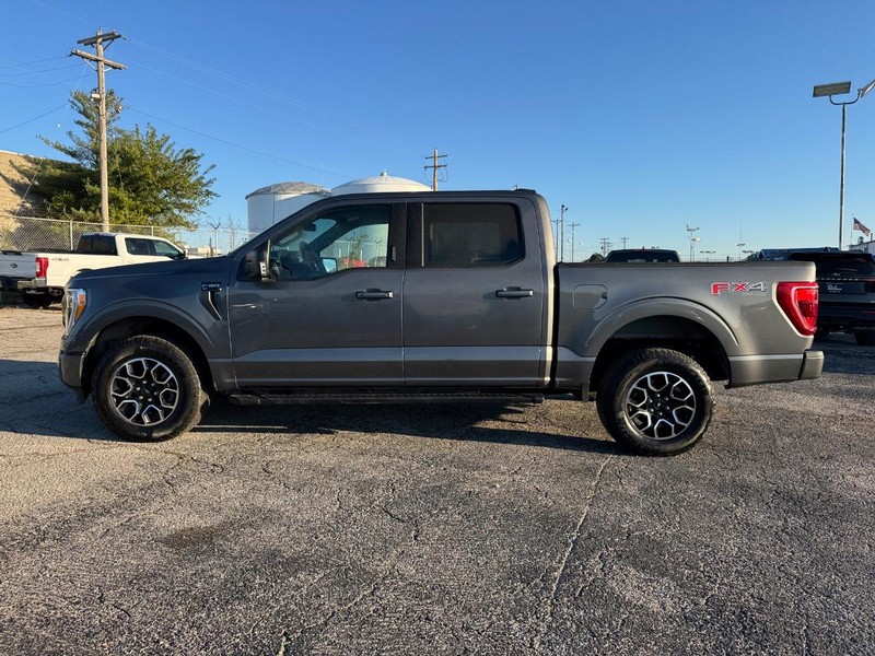 Ford F-150 Vehicle Full-screen Gallery Image 11