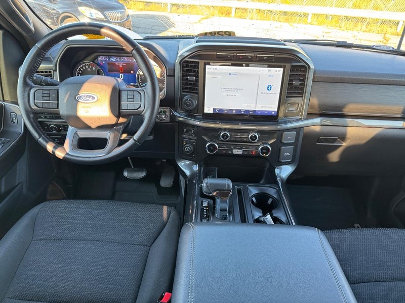 Ford F-150 Vehicle Full-screen Gallery Image 14