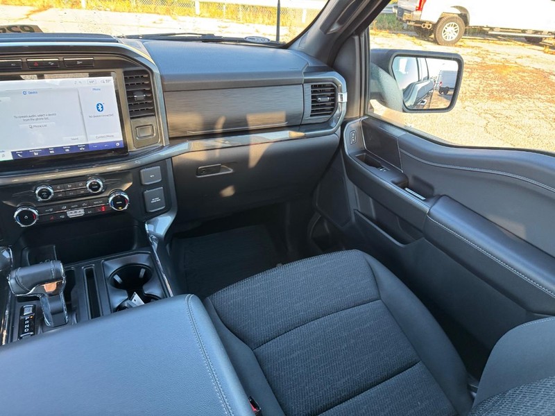 Ford F-150 Vehicle Full-screen Gallery Image 15