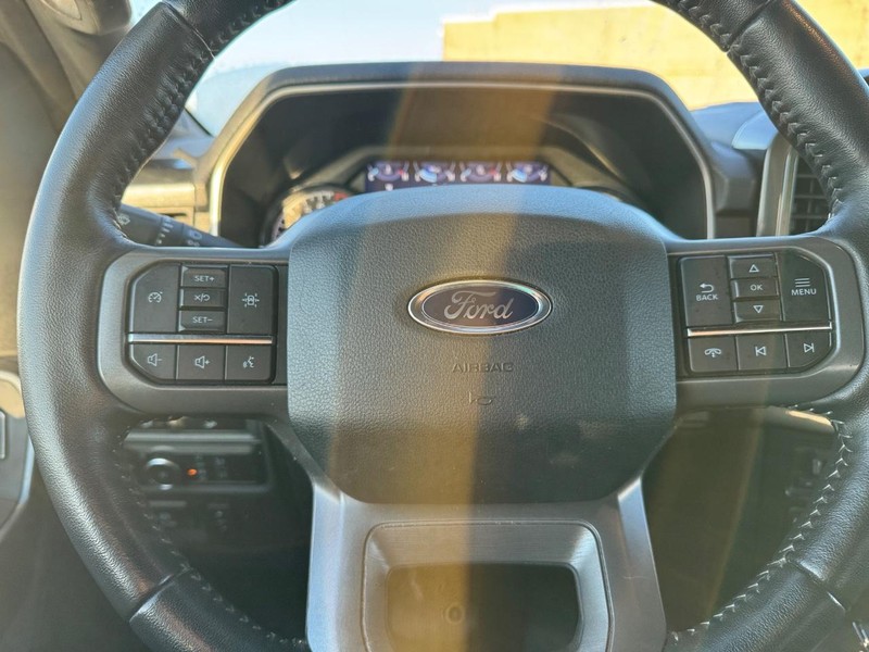 Ford F-150 Vehicle Full-screen Gallery Image 18