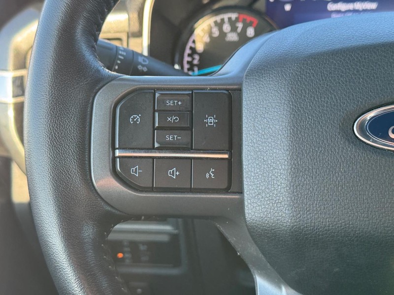 Ford F-150 Vehicle Full-screen Gallery Image 19