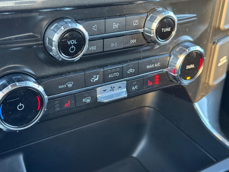 Ford F-150 Vehicle Full-screen Gallery Image 21