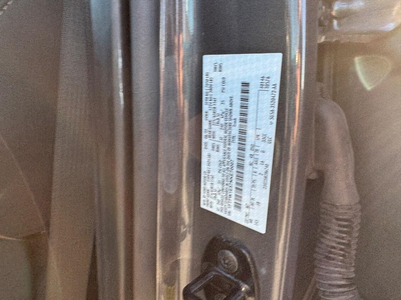 Ford F-150 Vehicle Full-screen Gallery Image 24