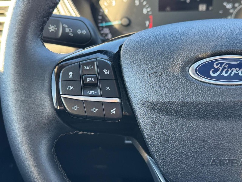 Ford Escape Vehicle Full-screen Gallery Image 20