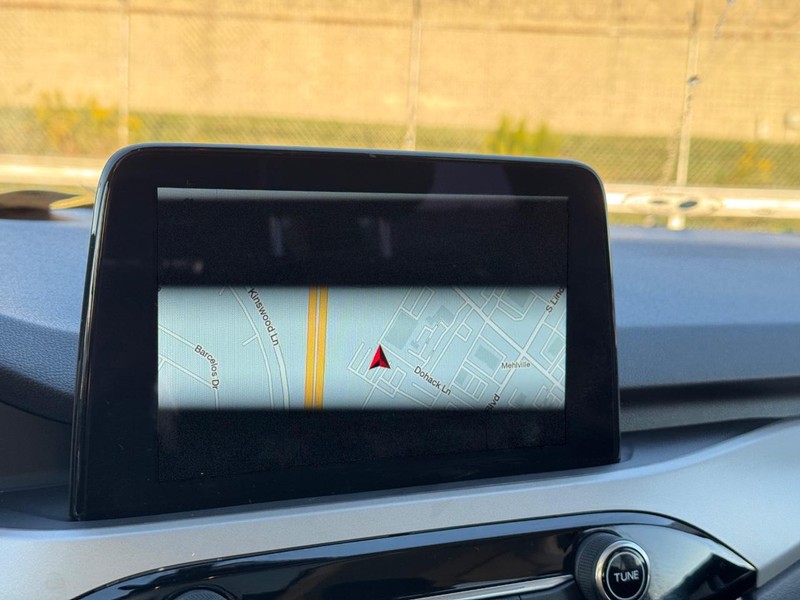 Ford Escape Vehicle Full-screen Gallery Image 22