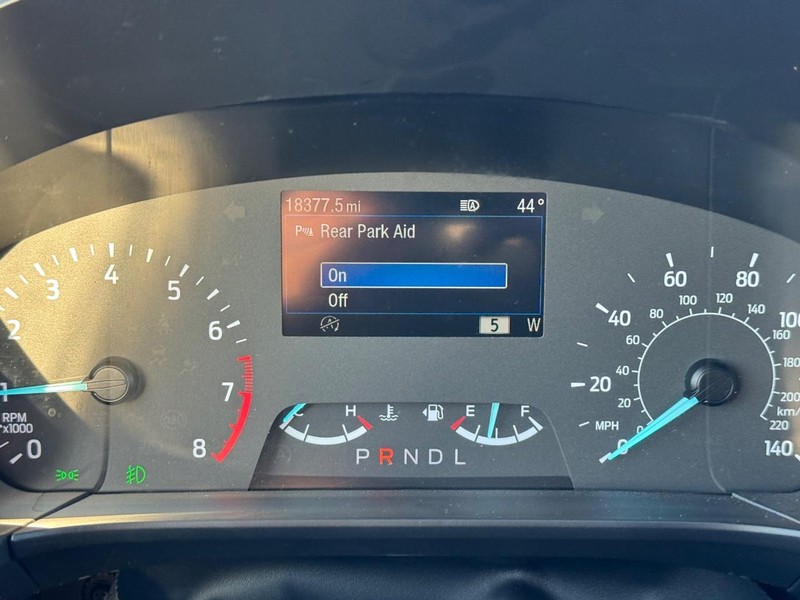 Ford Escape Vehicle Full-screen Gallery Image 25