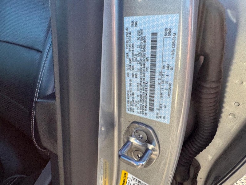 Ford Escape Vehicle Full-screen Gallery Image 26