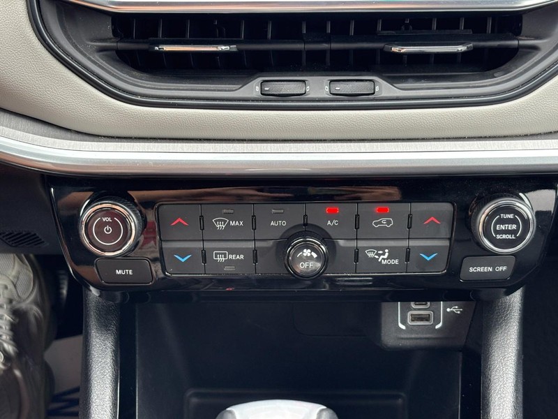 2025 Jeep Compass Limited - Photo 24
