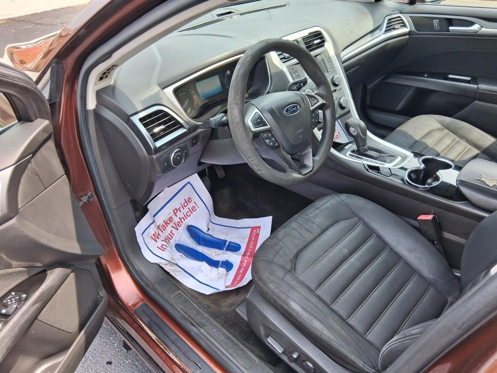2015 Ford Fusion SE - Photo 9