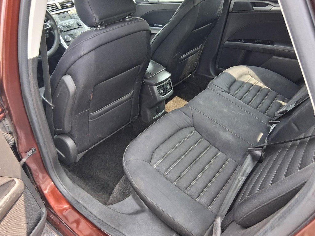 2015 Ford Fusion SE - Photo 10