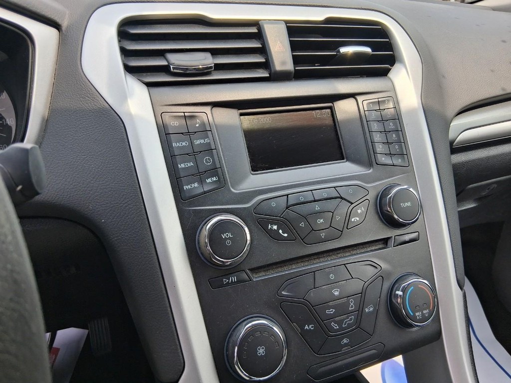 2015 Ford Fusion SE - Photo 14