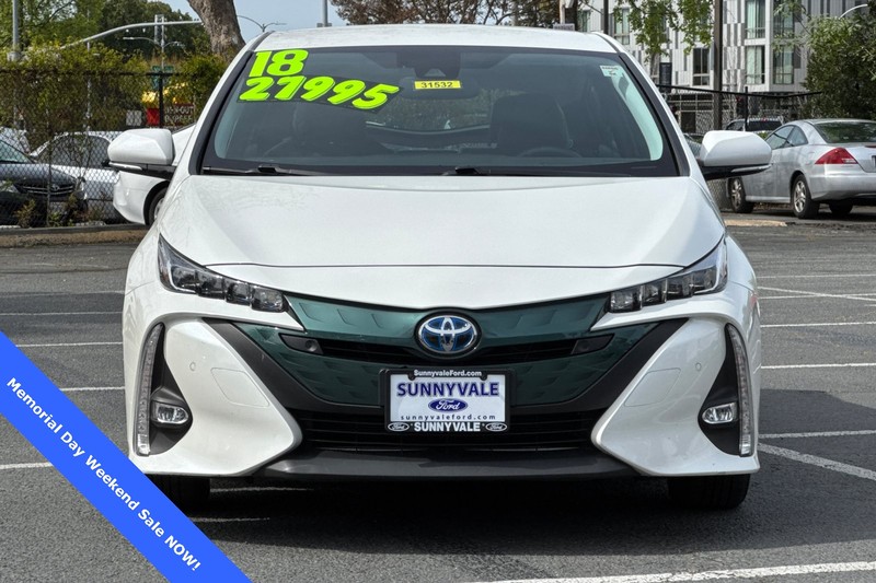 Toyota Prius Prime Vehicle Full-screen Gallery Image 10