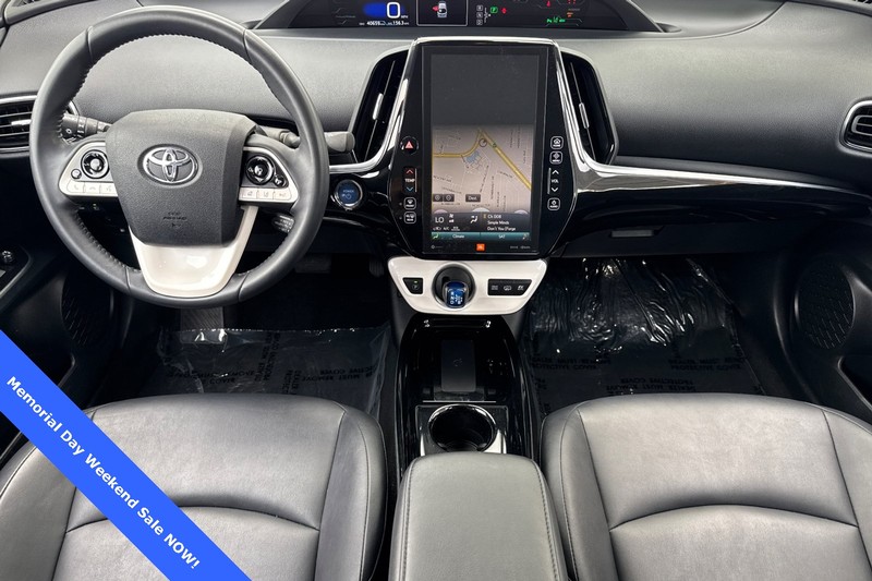 Toyota Prius Prime Vehicle Full-screen Gallery Image 14