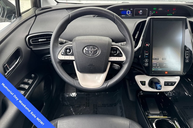 Toyota Prius Prime Vehicle Full-screen Gallery Image 15